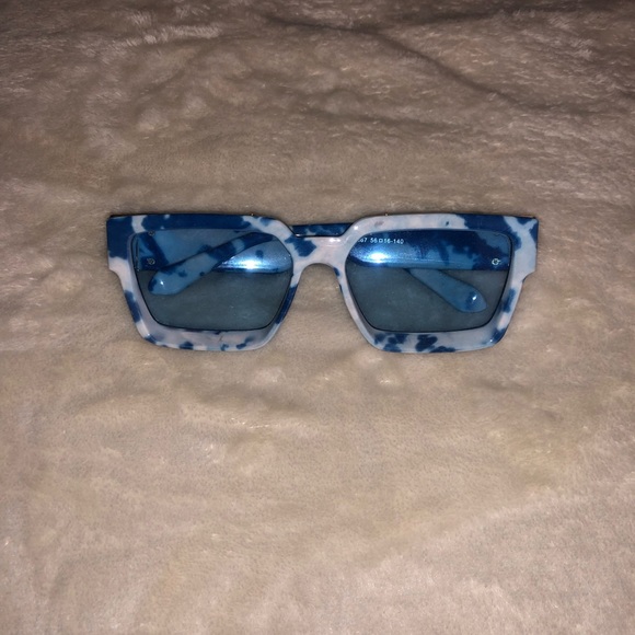 Sunglasses Bundle - Picture 2 of 5